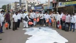 Maharashtra milk farmers protest