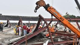 Rescue operations on at the site of the collapsed warehouse in Taratala in Kolkata. Image Credit: Madhu Sudan Chatterjee