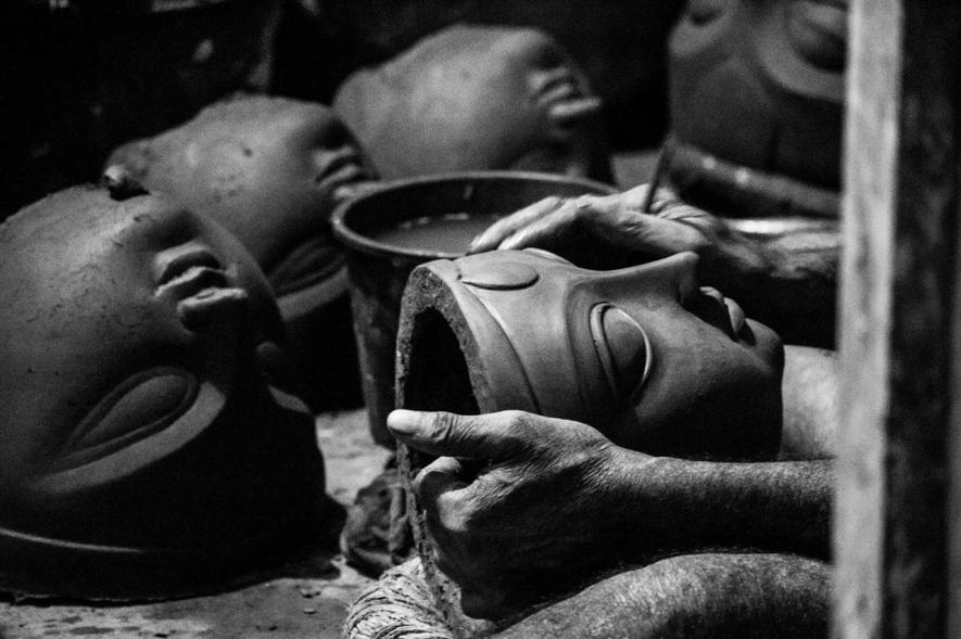 Idol Makers of Famed Kumartuli Hope for Brisk Business This Durga Puja to Tide Over Crisis