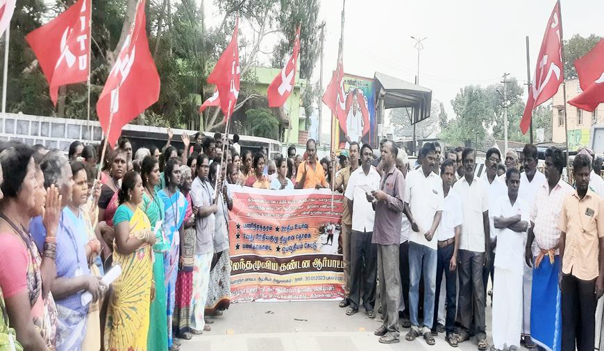 At the protest in Tiruvallur. Image courtesy: Theekkathir.