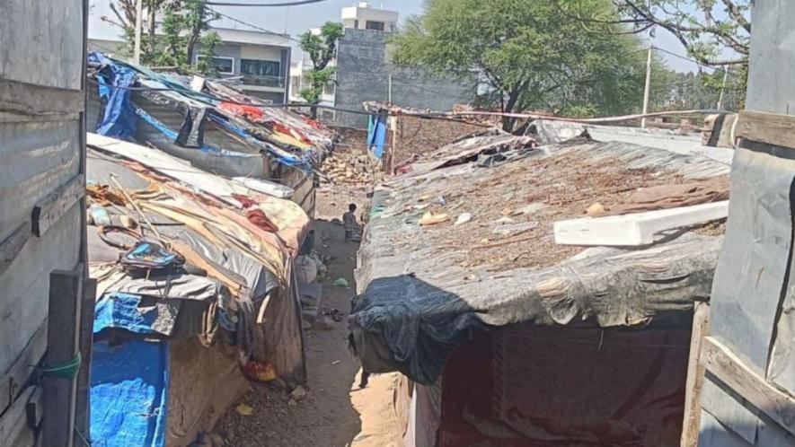 Makeshift tents of Rohingya refugees, these tents are made up of wooden planks and tin sheets, photos from Kiryani Talab in Jammu (Photo - Urvat il wuska, 101Reporters)