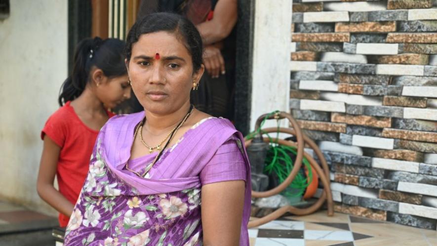 Shamal Kate, who has no work in the fields, no money in hand, and struggles to repay her loans (Photo - Sanjana Khandare, 101Reporters)