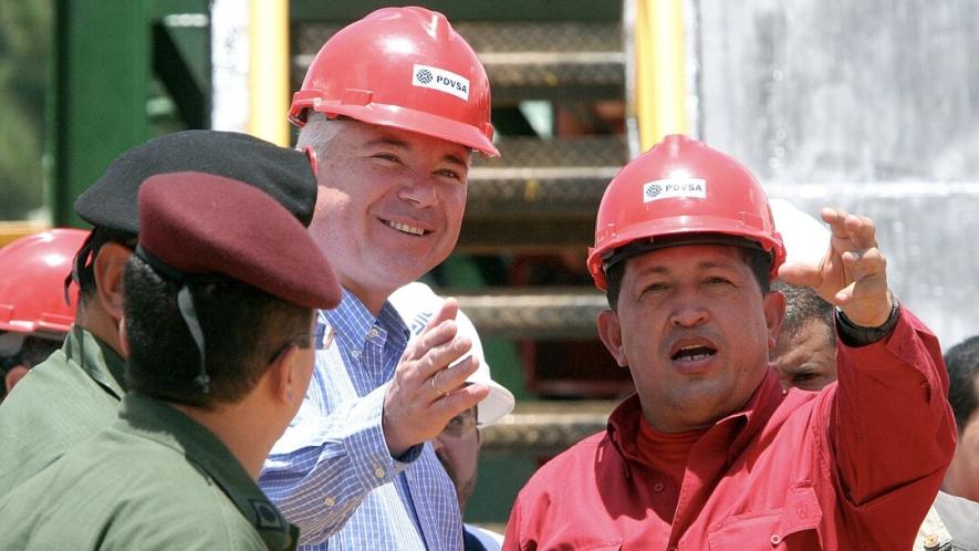 Former PDVSA President Rafael Ramírez with former Venezuelan President Hugo Chávez. Photo: Wikimedia Commons